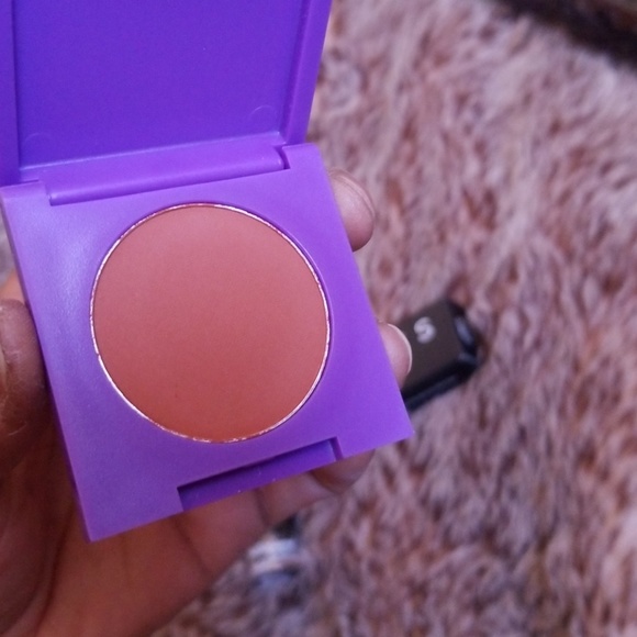 Make-Up Bundle - Picture 6 of 7